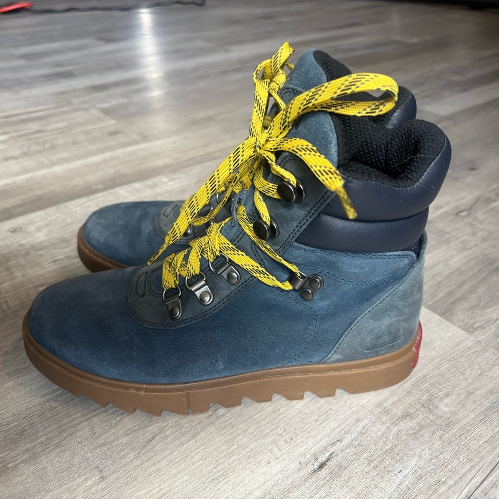 Women's Sorel Blue Hiking Boots with Yellow Laces